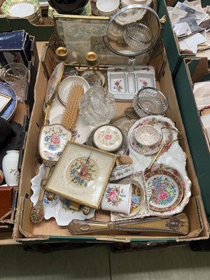 Lot 434 - A tray of various dressing table wares to...