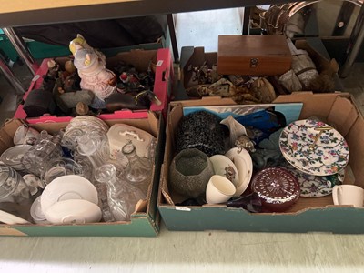 Lot 450 - Four trays of various housewares to include...