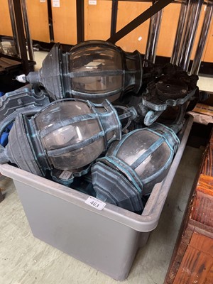 Lot 463 - A tray of outdoor lantern light fittings