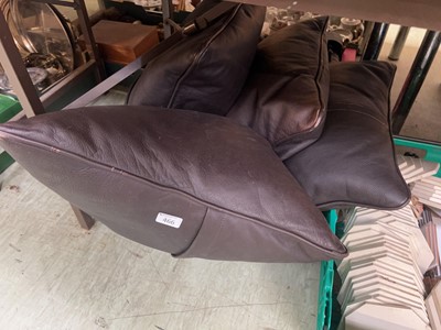 Lot 466 - A tray of various leather cushions