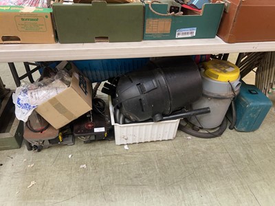 Lot 472 - An underbay containing a large assortment of...