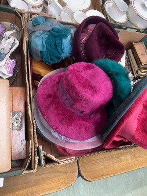 Lot 483 - A tray of assorted ladies' hats