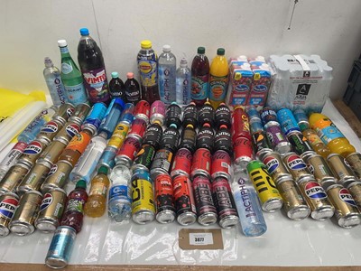 Lot 3877 - 2 bags of drinks including Pepsi, Kombucha,...