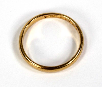 Lot 793 - A 22ct yellow gold wedding band, band w. 2 mm,...