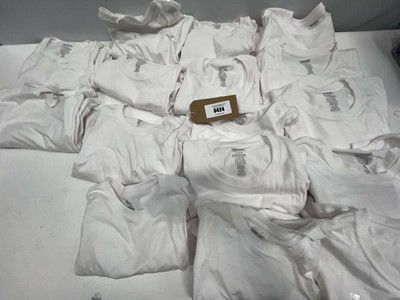 Lot 3424 - 17x Kirkland t-shirts, white