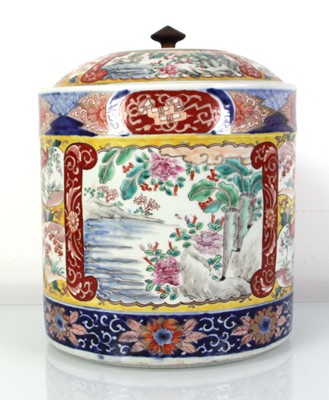 Lot 108 - A Chinese Export covered jar of cylindrical...