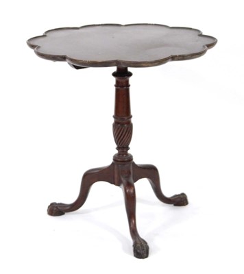 Lot 15 - An early-to-mid 20th century mahogany tilt-top...