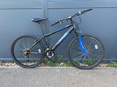 Lot 4048 - Phaze mountain bike