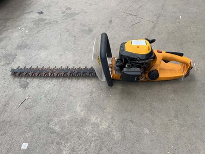 Lot 4085 - JCB petrol hedge trimmer`