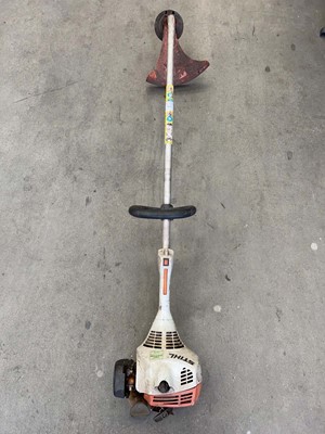 Lot 4099 - Stihl FS45 petrol strimmer