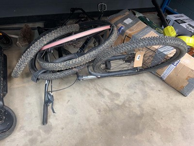 Lot 4119 - Carrera mountain bike with spare tyres