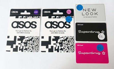Lot 85 - Various : Fashion & Beauty (x5) - Total face...