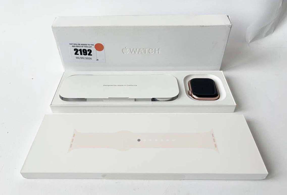 Lot Apple Watch Series 11 A3331 42MM Rose Gold, boxed