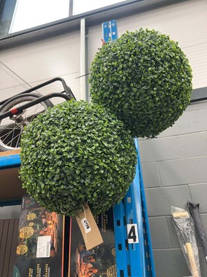 Lot 4170 - 2 artificial hanging buxus balls