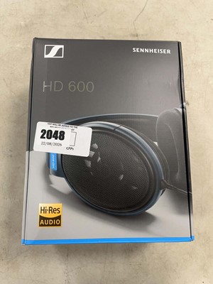 Lot 2048 - Boxed Sennheiser HD 600 headphones