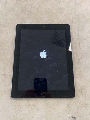 Lot 2076 - Apple iPad 2 16 GB WiFi A1395