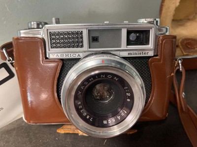 Lot 2099 - Yashica Minister camera in case