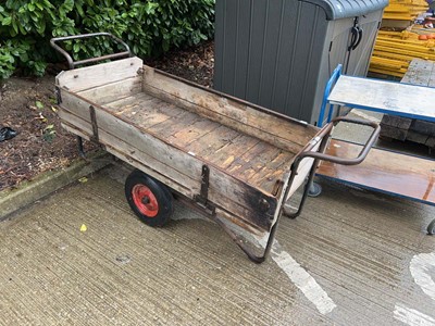 Lot 4274 - Single axle wooden cart