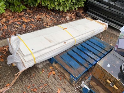 Lot 4291 - Quantity of primed mdf skirting board