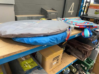 Lot 4352 - 2 pop up tents
