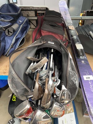 Lot 4364 - Golf bag with clubs inc.4,5,6,7,8,9 irons,...