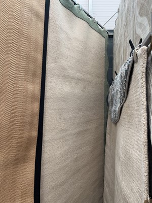 Lot 5004 - Wavy edged carpet, green and beige