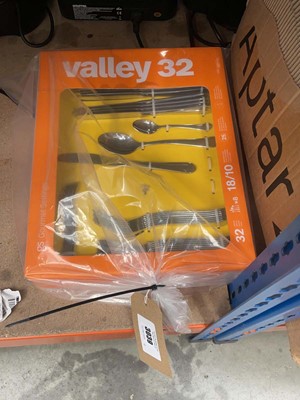 Lot 3039 - Valley 32 Gourmet Settings culinary set