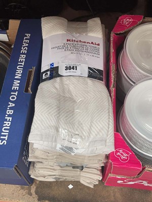 Lot 3041 - 2 packs of Kitchen Aid kitchen towels
