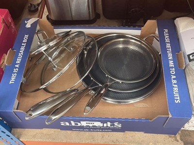 Lot 3042 - Tray containing Pro Steel saucepans with lids