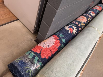 Lot 5119 - Large 3x4m woollen floral carpet