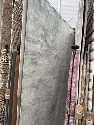Lot 5015 - Large carpet, grey