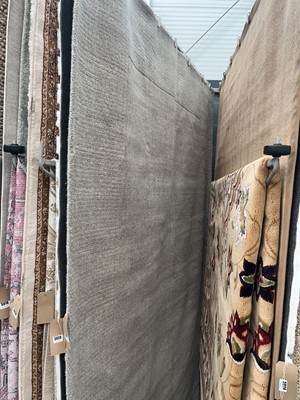 Lot 5021 - Large carpet, grey