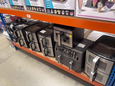 Lot 3049 - Under bay of air fryers