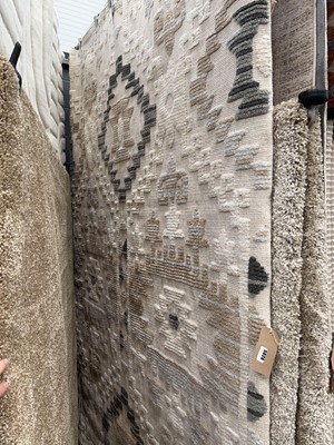 Lot 5026 - Large carpet, oatmeal and biege