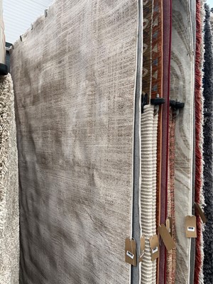 Lot 5029 - Large carpet, beige and cream