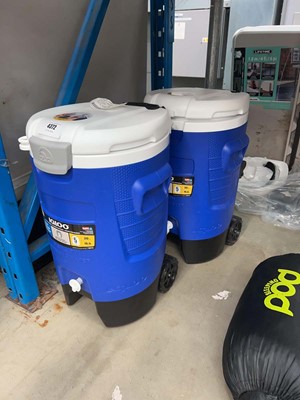 Lot 4372 - 2 Igloo 5 gallon sport coolers plus dispensers