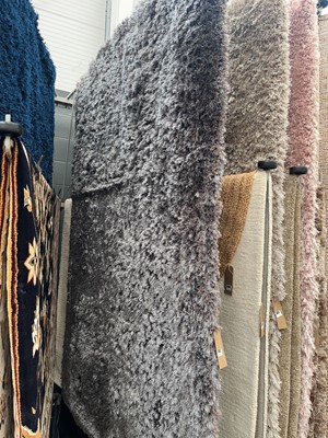 Lot 5047 - Large shagpile carpet, grey