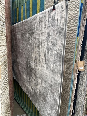 Lot 5061 - Carpet, silver and grey mottled