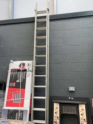 Lot 4383 - 26 tread aluminium ladder