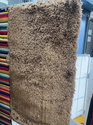 Lot 5071 - Shagpile carpet, brown
