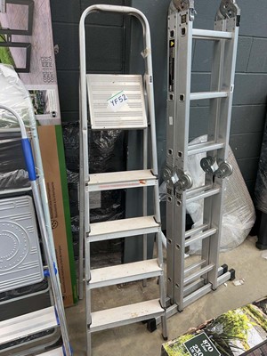 Lot 4388 - Pair of 4 tread aluminium steps