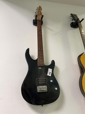 Lot 2115 - Peavey 6 string electric guitar in black