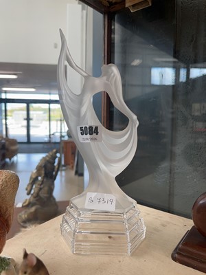 Lot 5084 - Glass art-deco style lady figure