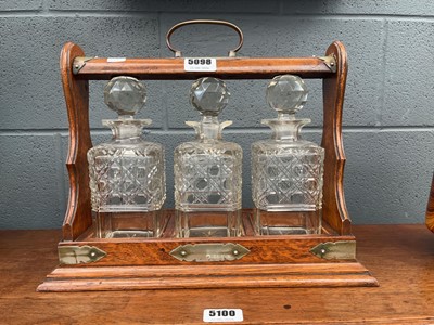Lot 5098 - Oak 3 bottle tantalus