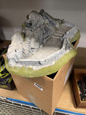 Lot 2135 - Box of Warhammer figures, scenery etc