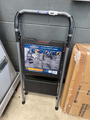 Lot 4462 - Werner 2 tread aluminium step ladder