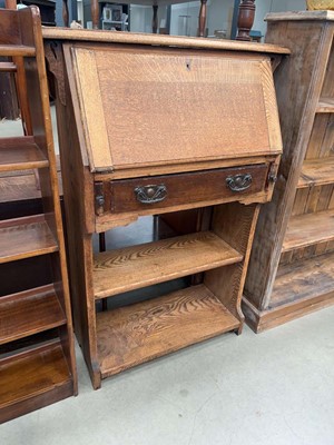 Lot 5199 - Oak students bureau with drawers and shelves...