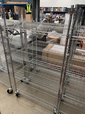 Lot 4481 - 4 wheeled 4 tiered metal wire shelving rack