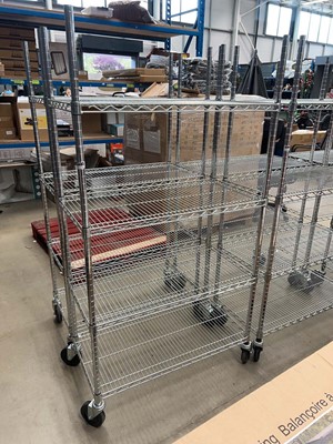 Lot 4483 - 4 wheeled 4 tiered metal wire shelving rack