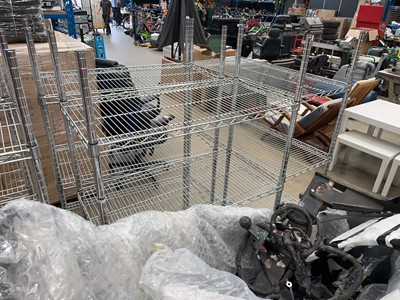 Lot 4485 - 4 wheeled 4 tiered metal wire shelving rack